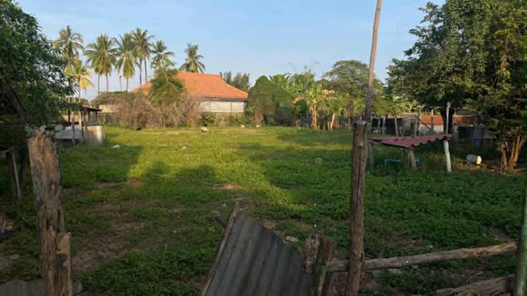 Land for sale with house, Don Khaxay Village, Bo-O District, Hat Say Fong District, Vientiane Capital Province